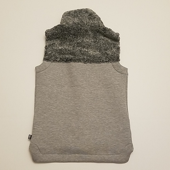THE NORTH FACE vest - Picture 2 of 5